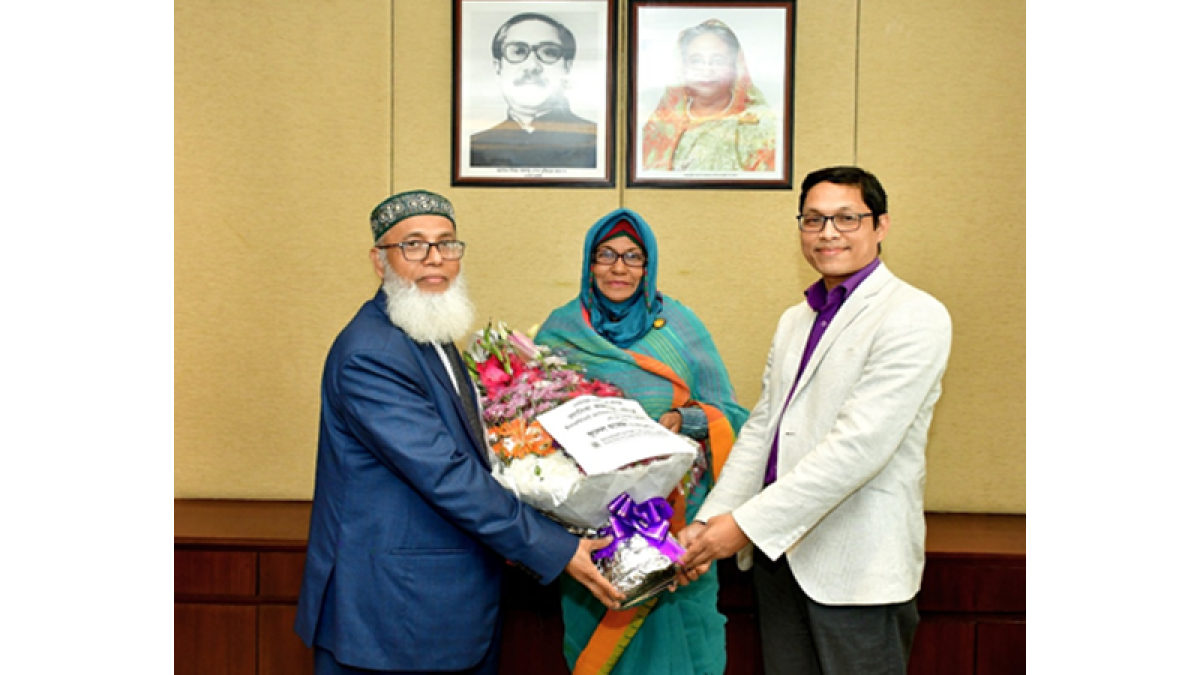 অর্থ প্রতিমন্ত্রী-কে ফুলেল শুভেচ্ছা জানালো আইসিবি